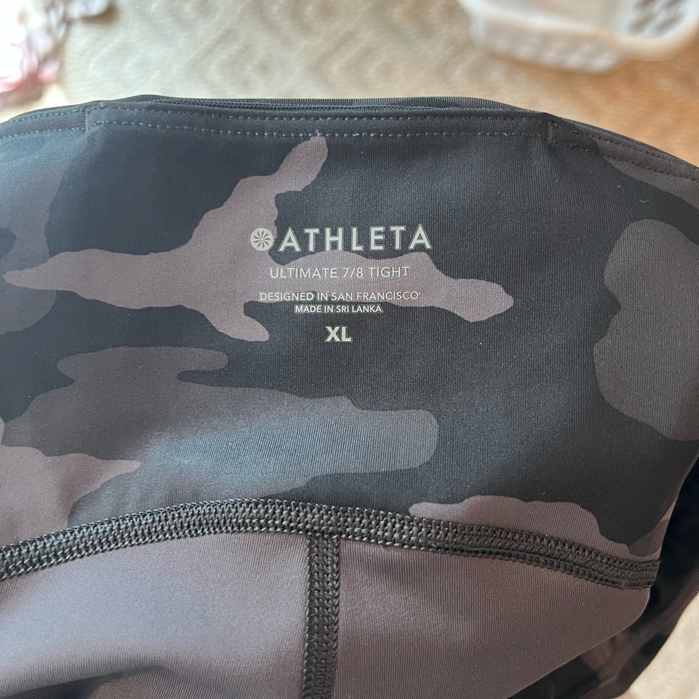 Athleta Ultimate 7/8 Camo Legging - Picture 8 of 11